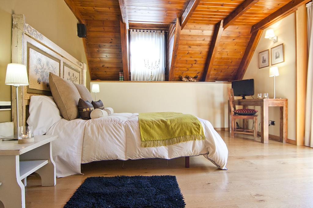 Casa Lola Pirene Villa Vielha Bilik gambar
